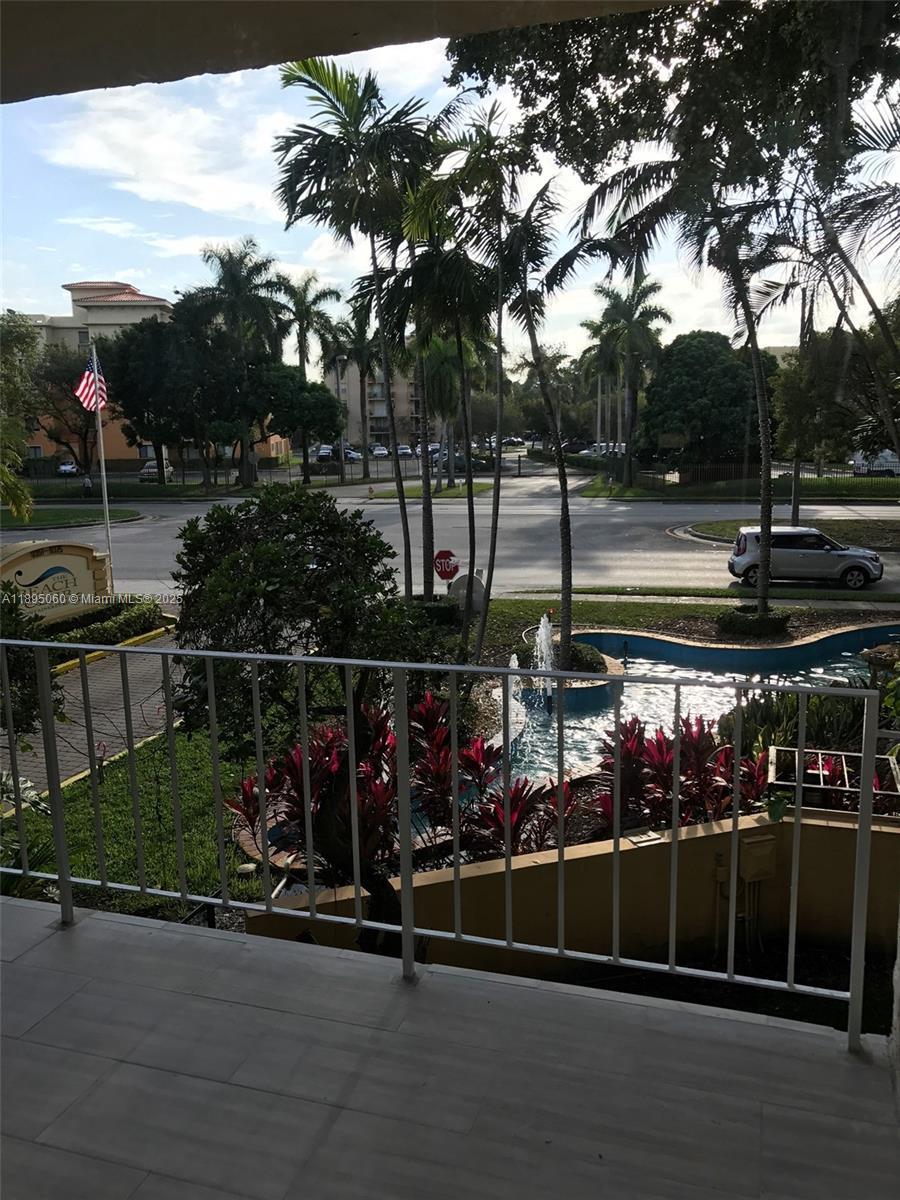 Building Photo - 9353 Fontainebleau Blvd