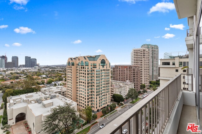 Building Photo - 10501 Wilshire Blvd