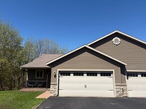 Building Photo - 3258 White Oak Ln