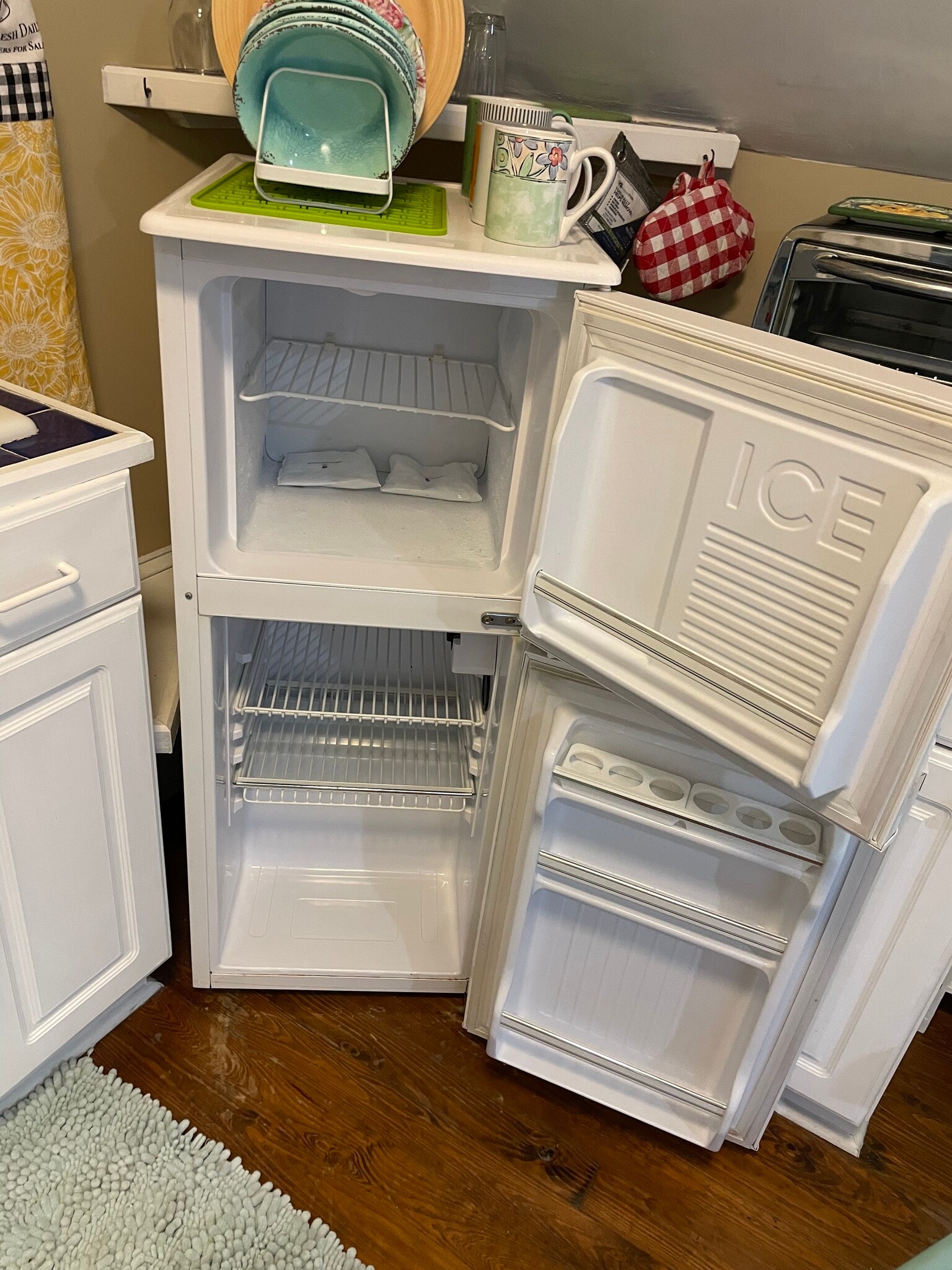 fridge and freezer - 540 E Taylor St