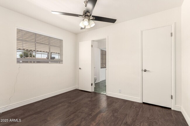 Building Photo - 5635 N 35th Dr