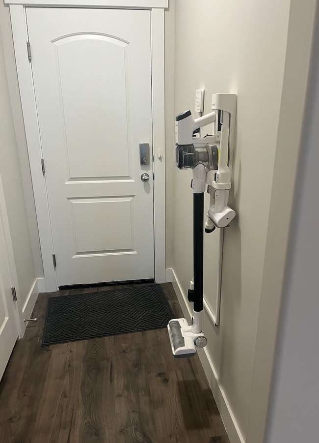 Building Photo - Three Bedroom Partially Furnished Townhome in Lehi