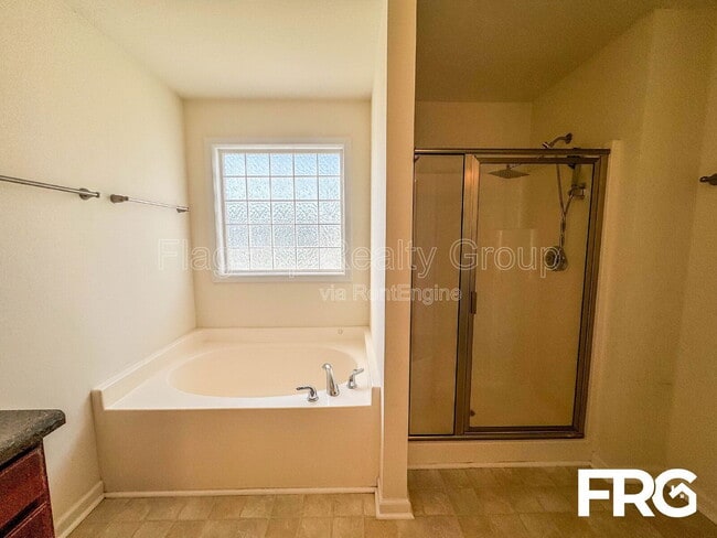 Building Photo - 1021 Jade Ln