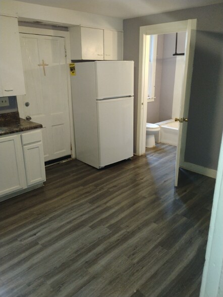 Building Photo - 251-255 Villa St