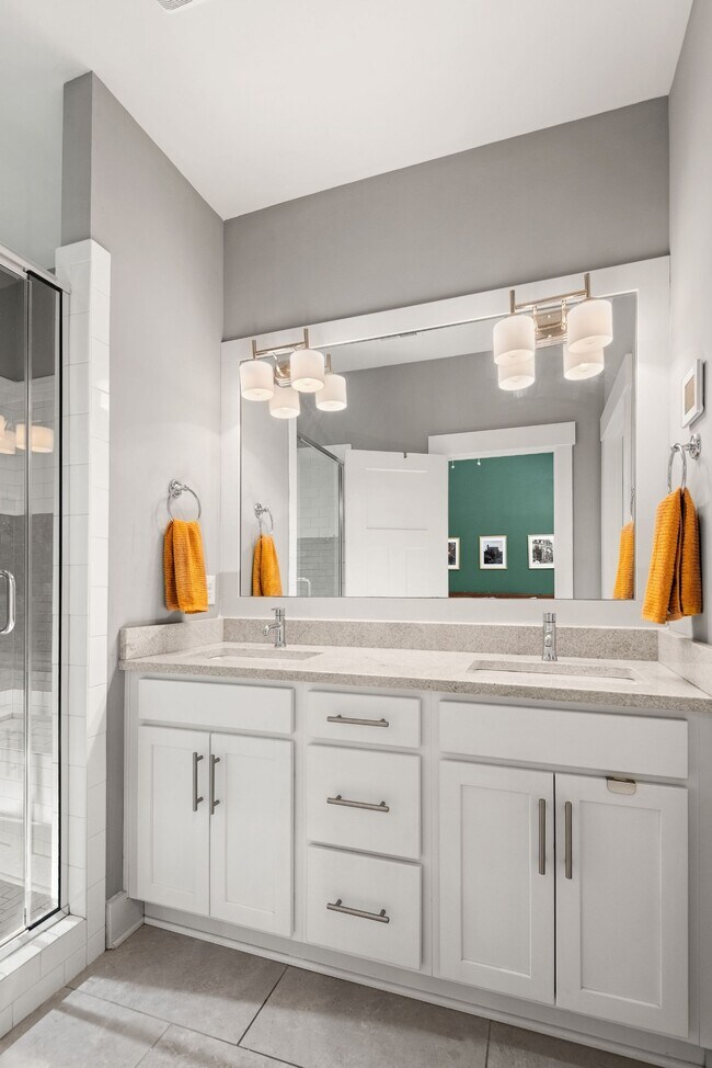 Building Photo - 2223 Burns St