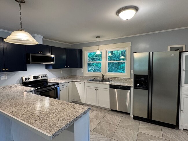 Building Photo - Historic Shiloh - One Level, Three Bedroom Home
