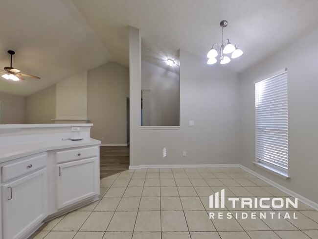 Building Photo - 7070 Springgrove Ct