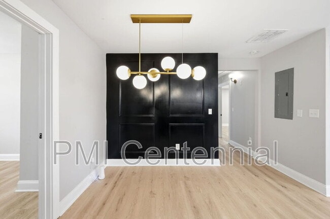 Building Photo - 562 Gary Rd NW