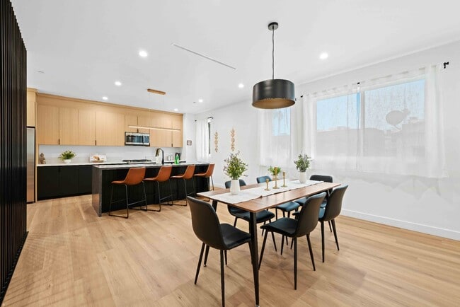 Building Photo - RECENTLY BUILT TOWNHOME | 4 BED 5 BATH | GARAGE