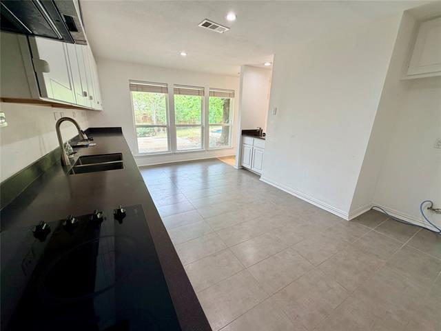 Building Photo - 1827 Rhinevalley Dr