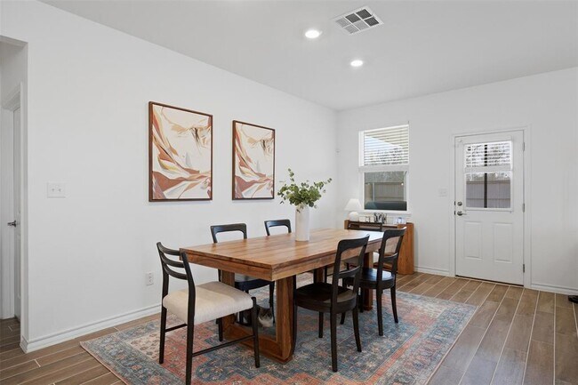 Building Photo - 203 Stinchcomb Rd