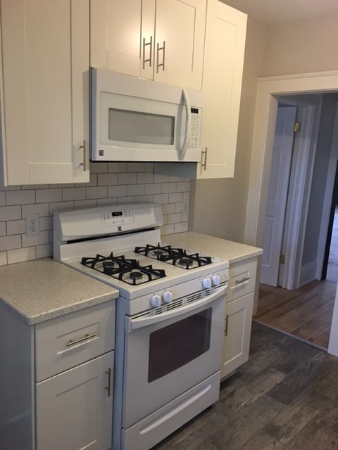 Kitchen - 2633 Pillsbury Ave S