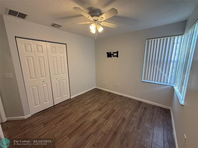 Building Photo - 15810 SW 48th Manor