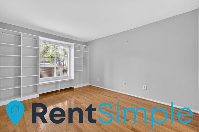 Building Photo - 1673 S Hayes St