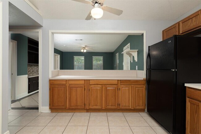 Building Photo - 2935 Auburn Dr