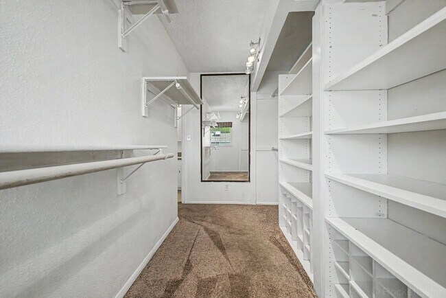 Building Photo - 4522 N 15th Ave