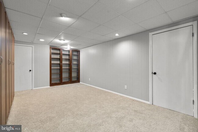 Building Photo - 8428 Braddock Way
