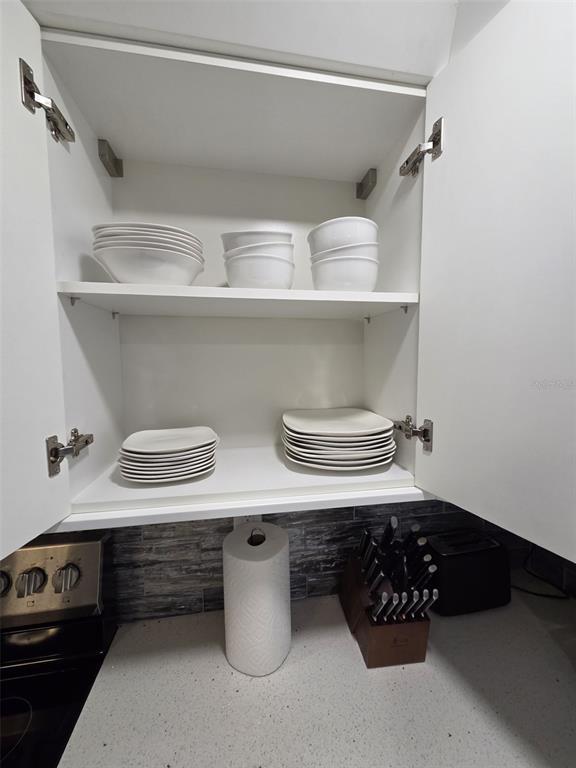 Building Photo - 5105 Tangerine Ave S