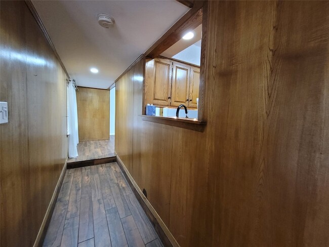 Building Photo - 738 Hawthorne Ln