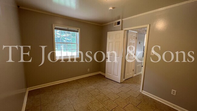 Building Photo - Your Perfect 1 Bedroom Oasis Awaits at Wal...