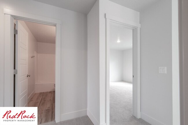 Building Photo - Innovative Design! 4 Bedroom Home in the Beautiful Desert Playa Community