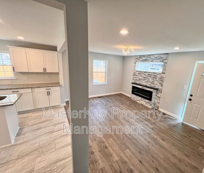 Building Photo - 713 Massey Ave