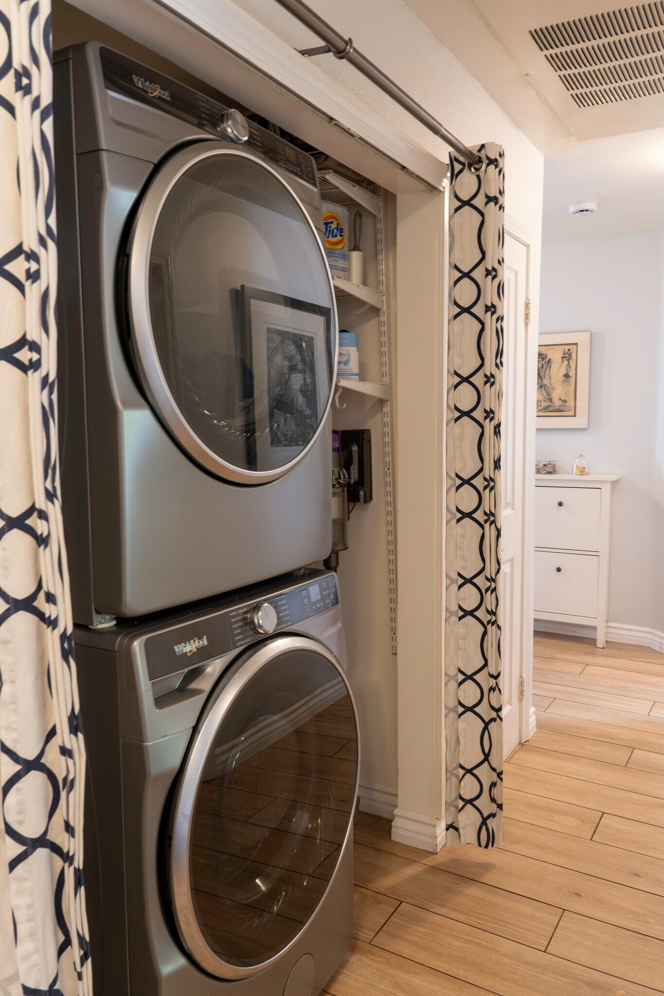 Building Photo - 425 E Ocean Blvd