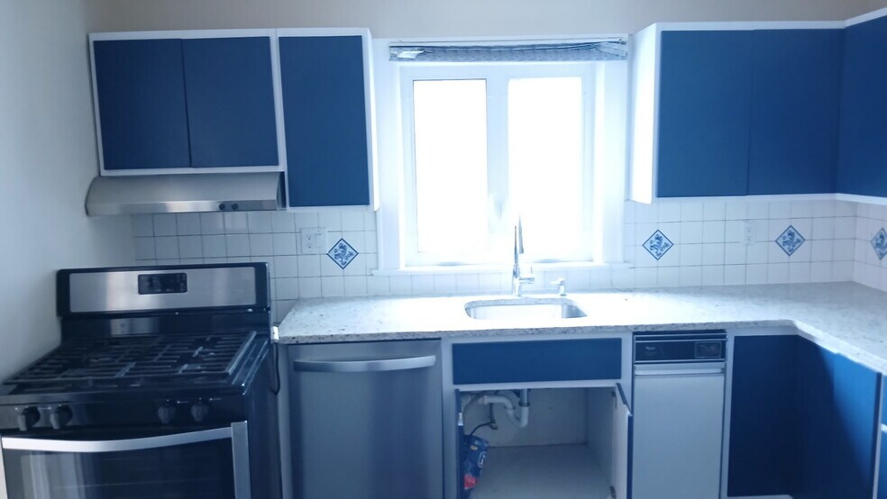 Building Photo - 8518 4th Ave