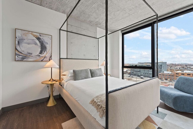 Building Photo - 1314 W Randolph St