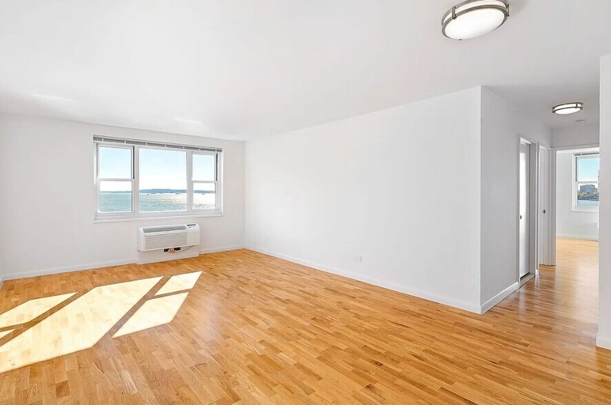 Building Photo - 2 S End Ave