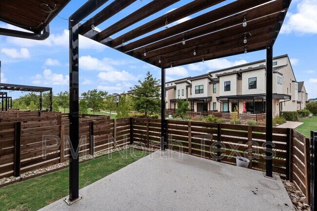 Building Photo - 770 Cavitt Ct