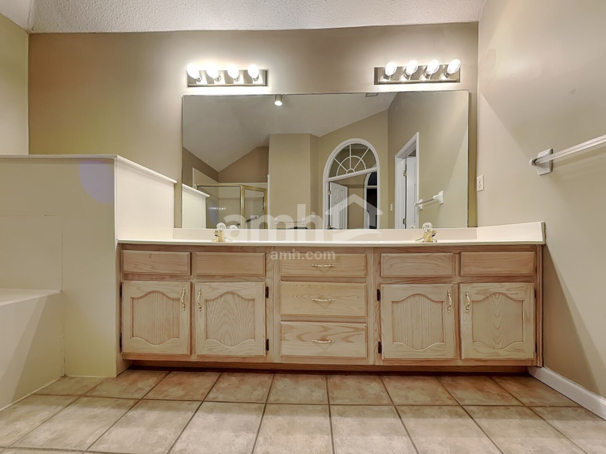 Building Photo - 1226 Sweetie Dr