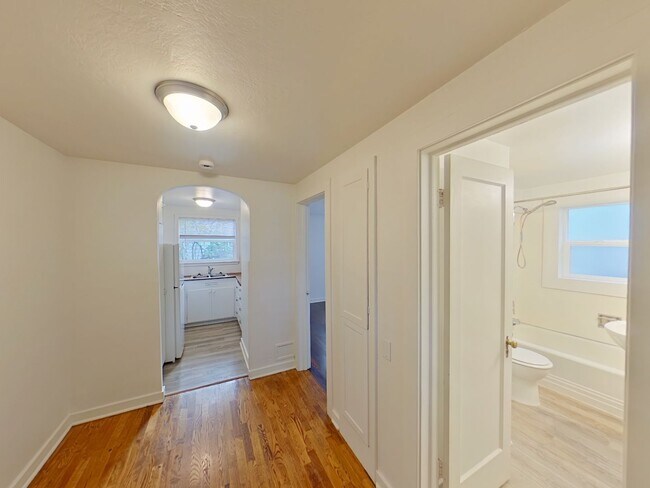 Building Photo - Glacier Tri-Plex