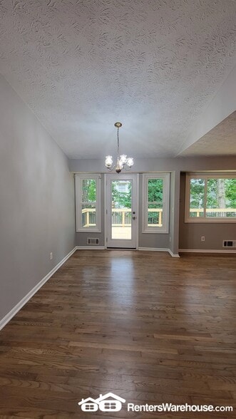 Building Photo - 3039 Jonathan Ct SW