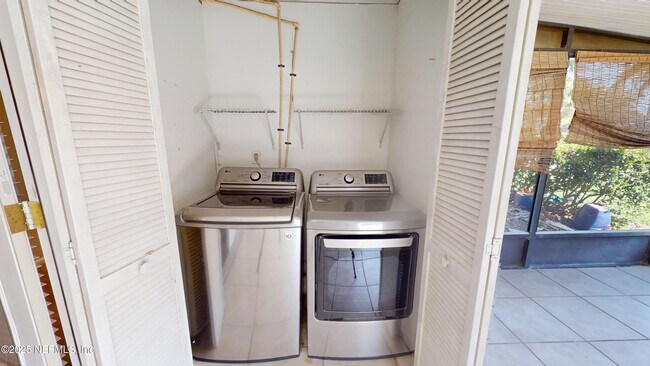Building Photo - 695 A1A N