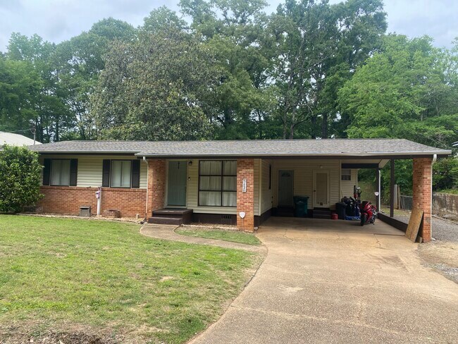 Front of house - 5628 Clearview Hills Dr