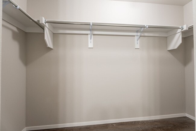 Building Photo - Like New 3-bedroom 2 bath Duplex in Lincol...