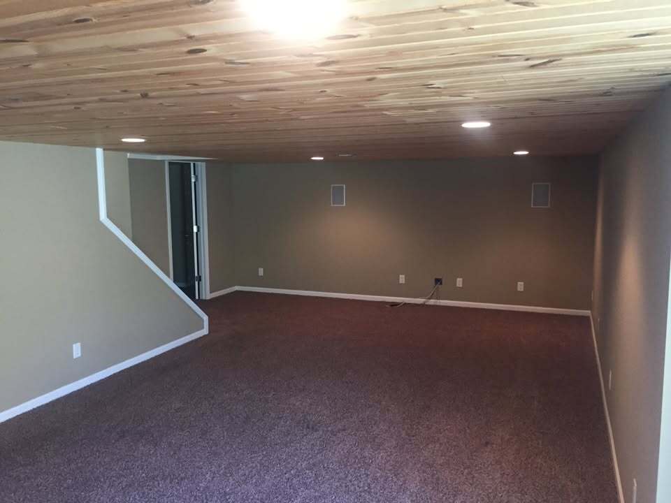 Building Photo - 912 Hawthorne Dr
