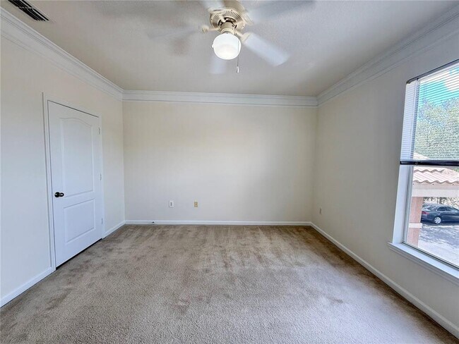 Building Photo - 8801 Villa View Cir