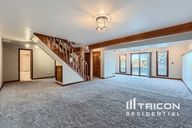 Building Photo - 3606 S Gibralter Cir