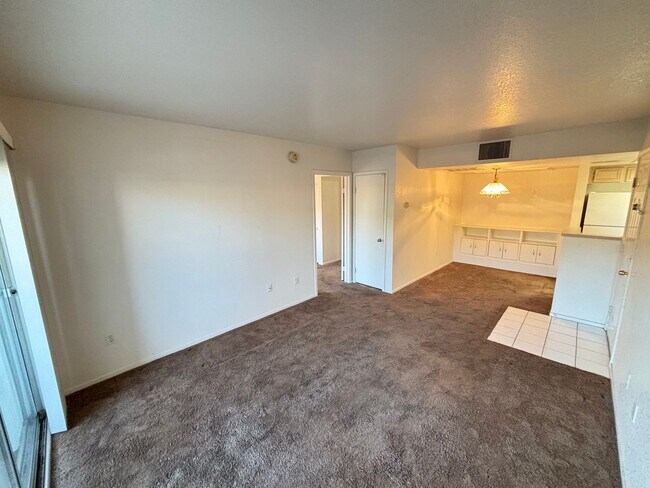Building Photo - Darling Southwest one bedroom condo locate...