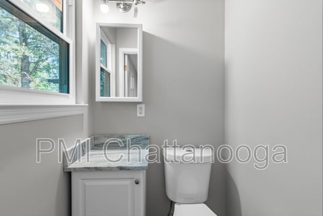 Building Photo - 876 Childress Hollow Rd