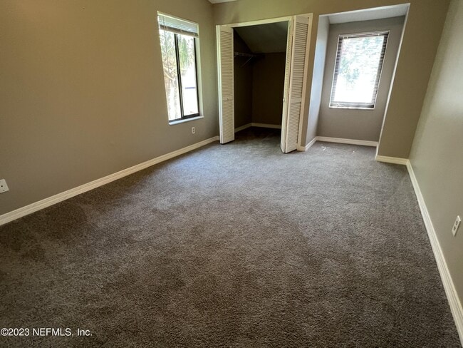 Building Photo - 3809 La Vista Cir