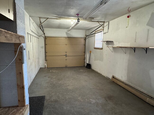 Building Photo - Spacious 4-Bedroom Home Located on a Quiet Street in Manheim Township!