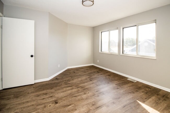 Building Photo - 1205 Canyon View Rd