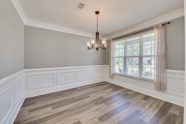 Building Photo - 720 Bancroft Dr