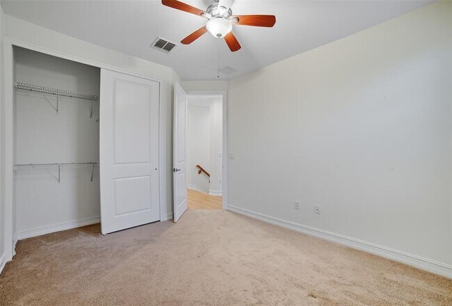 Building Photo - 13011 Riverwalk Cir N