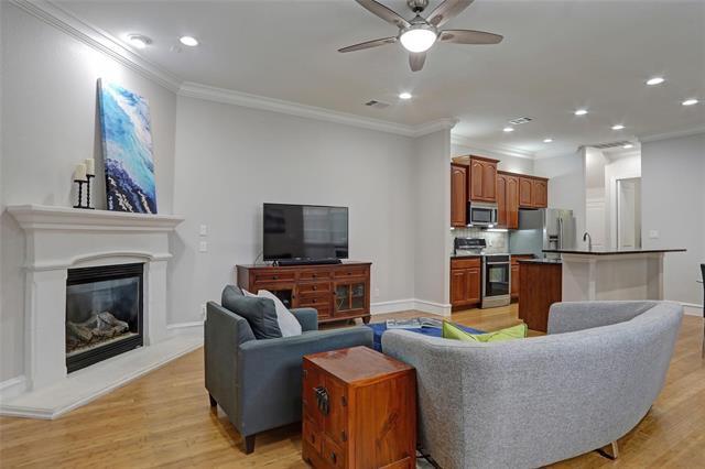 Building Photo - 6010 La Vista Dr