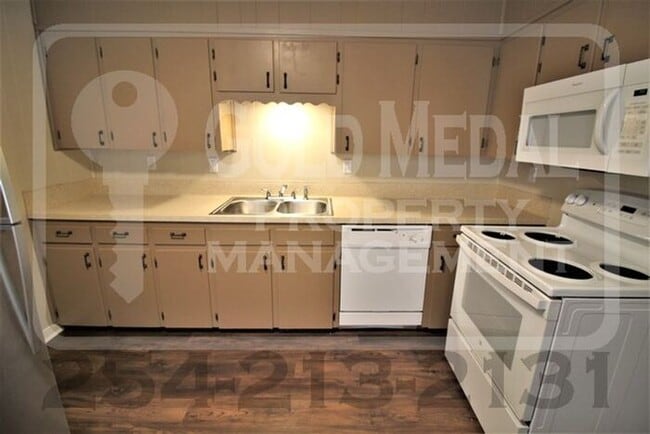 Building Photo - Charming 2-bed, 1-bath now available for r...