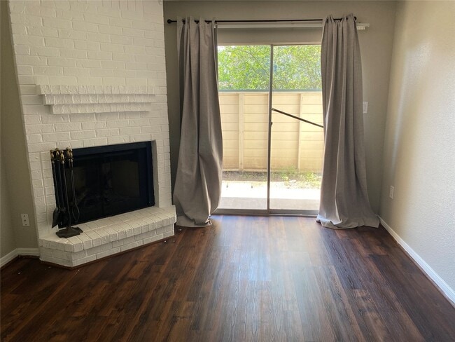 Building Photo - 250 El Dorado Blvd